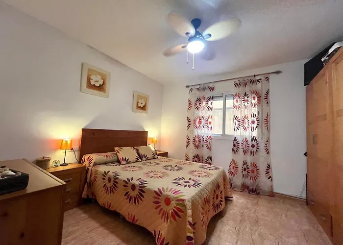 Almerimar Amplio Apartamento De 3 Habitaciones Con Piscina, Pista De Padel, Futbol Y Garaje Cubierto Para 2 Coches En Altas Entinas