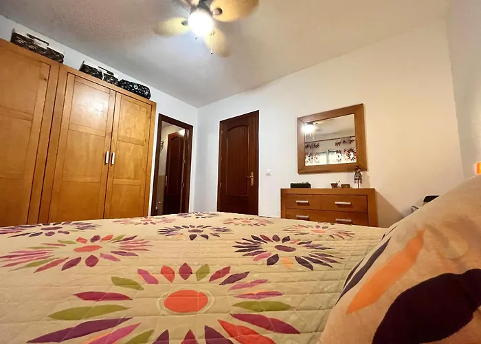 Almerimar Amplio Apartamento De 3 Habitaciones Con Piscina, Pista De Padel, Futbol Y Garaje Cubierto Para 2 Coches En Altas Entinas