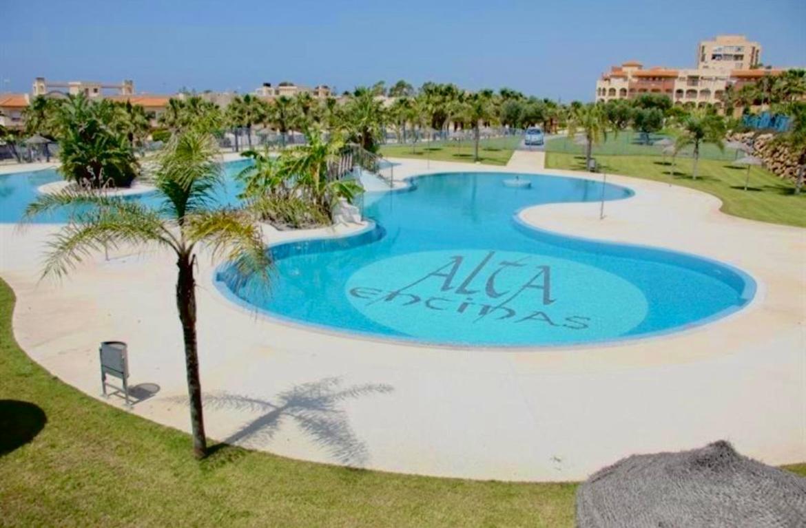Amplio De 3 Con Piscina, Pista De Padel, Futbol Y Garaje Cubierto 2 Coches En Altas Entinas Apartment