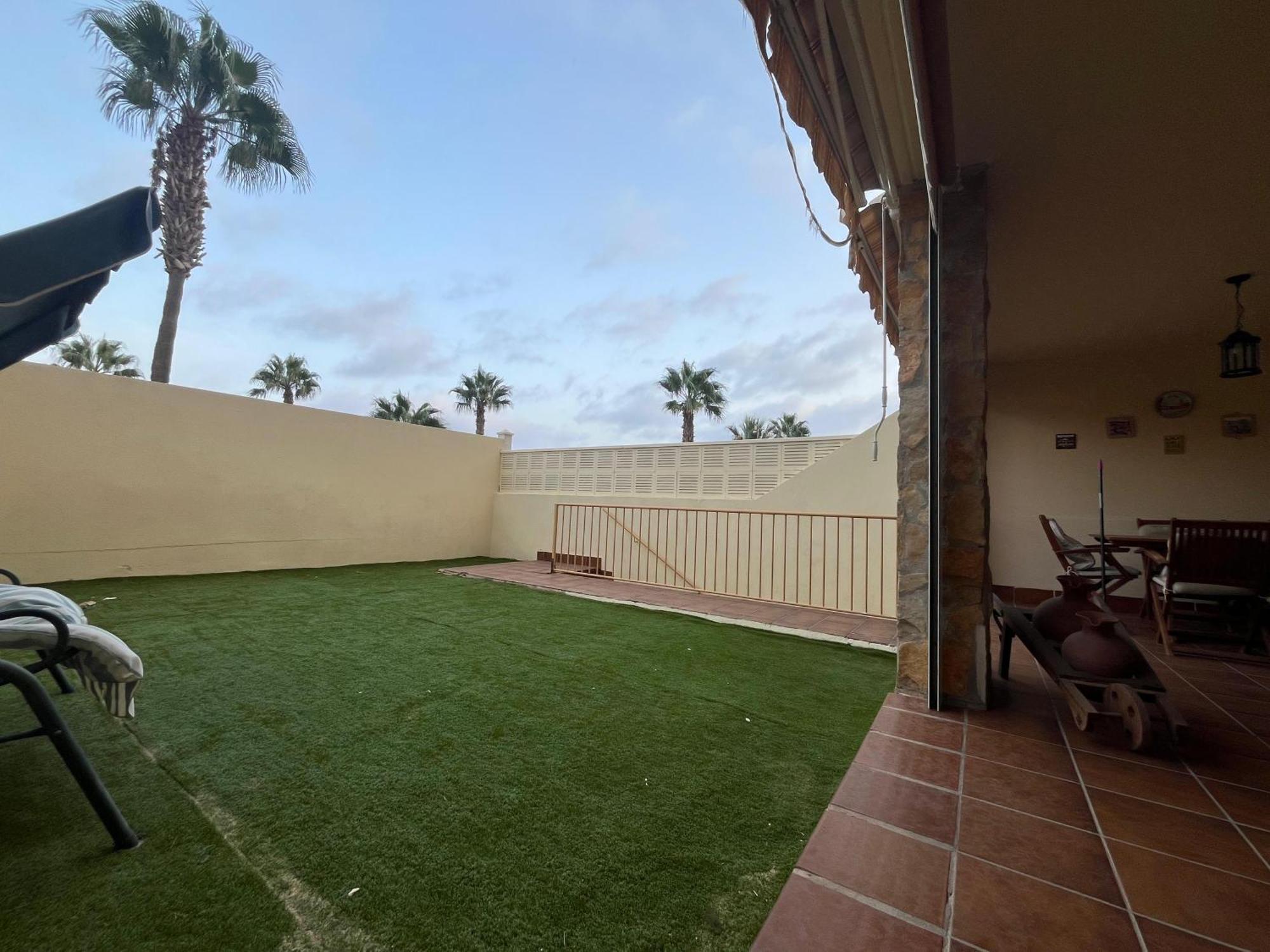 Amplio De 3 Con Piscina, Pista De Padel, Futbol Y Garaje Cubierto 2 Coches En Altas Entinas Apartment