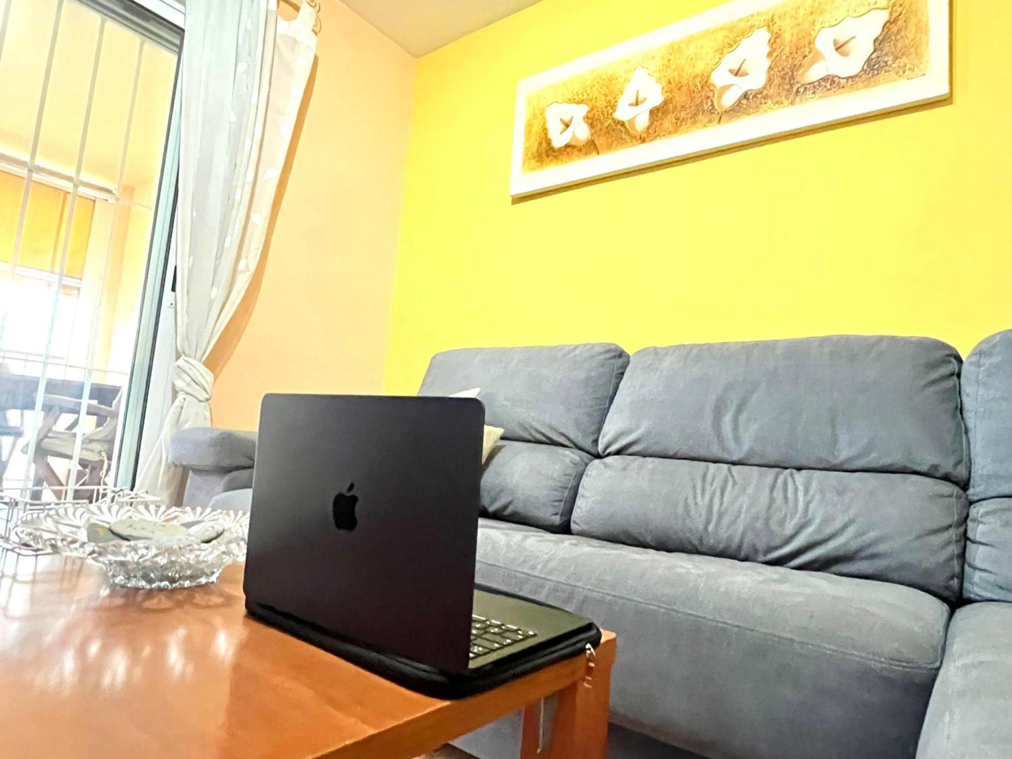 Amplio De 3 Con Piscina, Pista De Padel, Futbol Y Garaje Cubierto 2 Coches En Altas Entinas Apartment