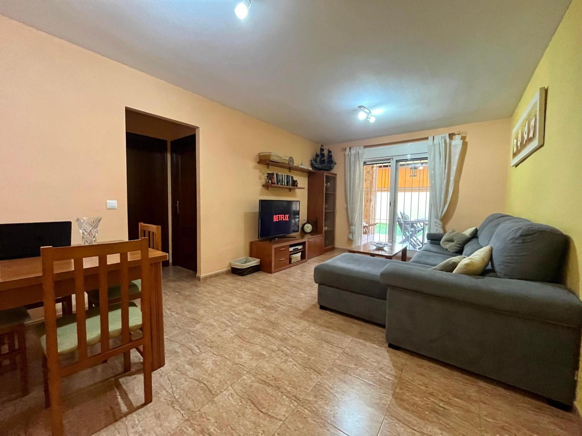 Amplio De 3 Con Piscina, Pista De Padel, Futbol Y Garaje Cubierto 2 Coches En Altas Entinas Apartment
