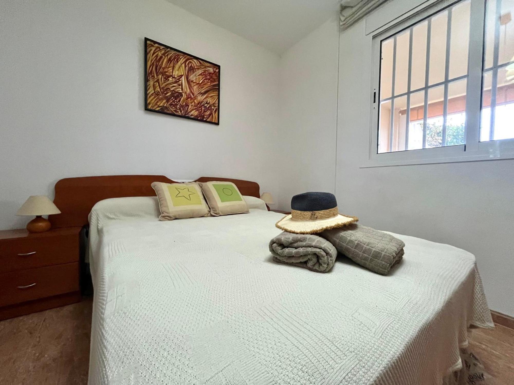 Amplio De 3 Con Piscina, Pista De Padel, Futbol Y Garaje Cubierto 2 Coches En Altas Entinas Apartment Almerimar