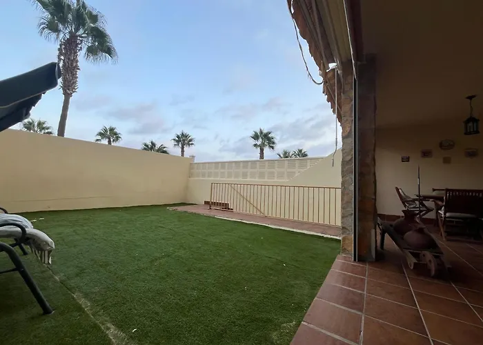 Almerimar Amplio Apartamento De 3 Habitaciones Con Piscina, Pista De Padel, Futbol Y Garaje Cubierto Para 2 Coches En Altas Entinas